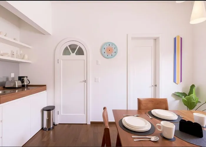 Bright 1br With Optional Rooftop Well Connected Apartment