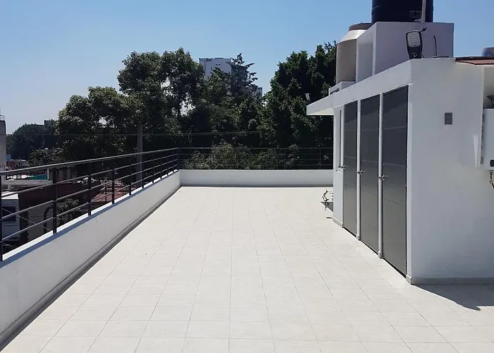 Bright 1br With Optional Rooftop Well Connected Apartment *